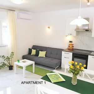 ondina-apartments.pula-hotels.org/